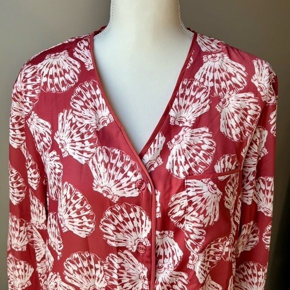 NWT Summersalt Cloud 9 Satin PJ top Long Sleeves Burgundy Seashell Print Medium - Picture 4 of 14